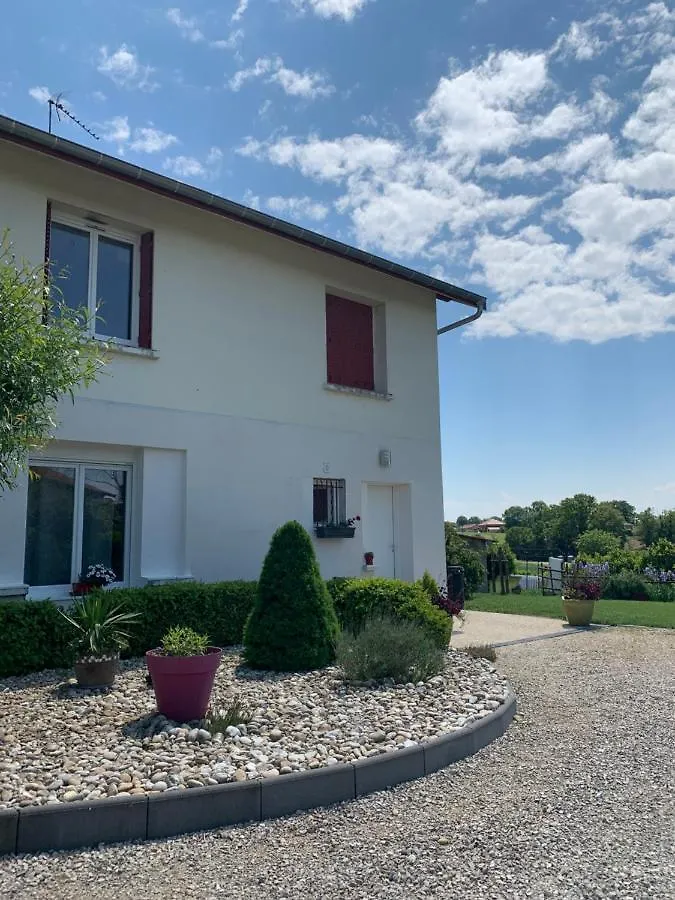 شقة Gite Les Combes Bellevue A Etrez, Appartement A La Campagne Bresse Vallons