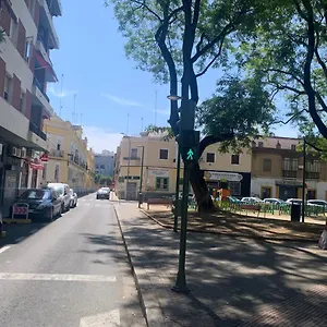 https://la-casita-de-la-puerta-de-carmona.es-andalucia.com