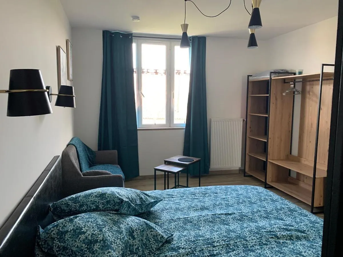Gite Les Combes Bellevue A Etrez, Appartement A La Campagne Bresse Vallons