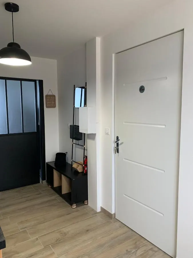 Gite Les Combes Bellevue A Etrez, Appartement A La Campagne Bresse Vallons 0*,  France