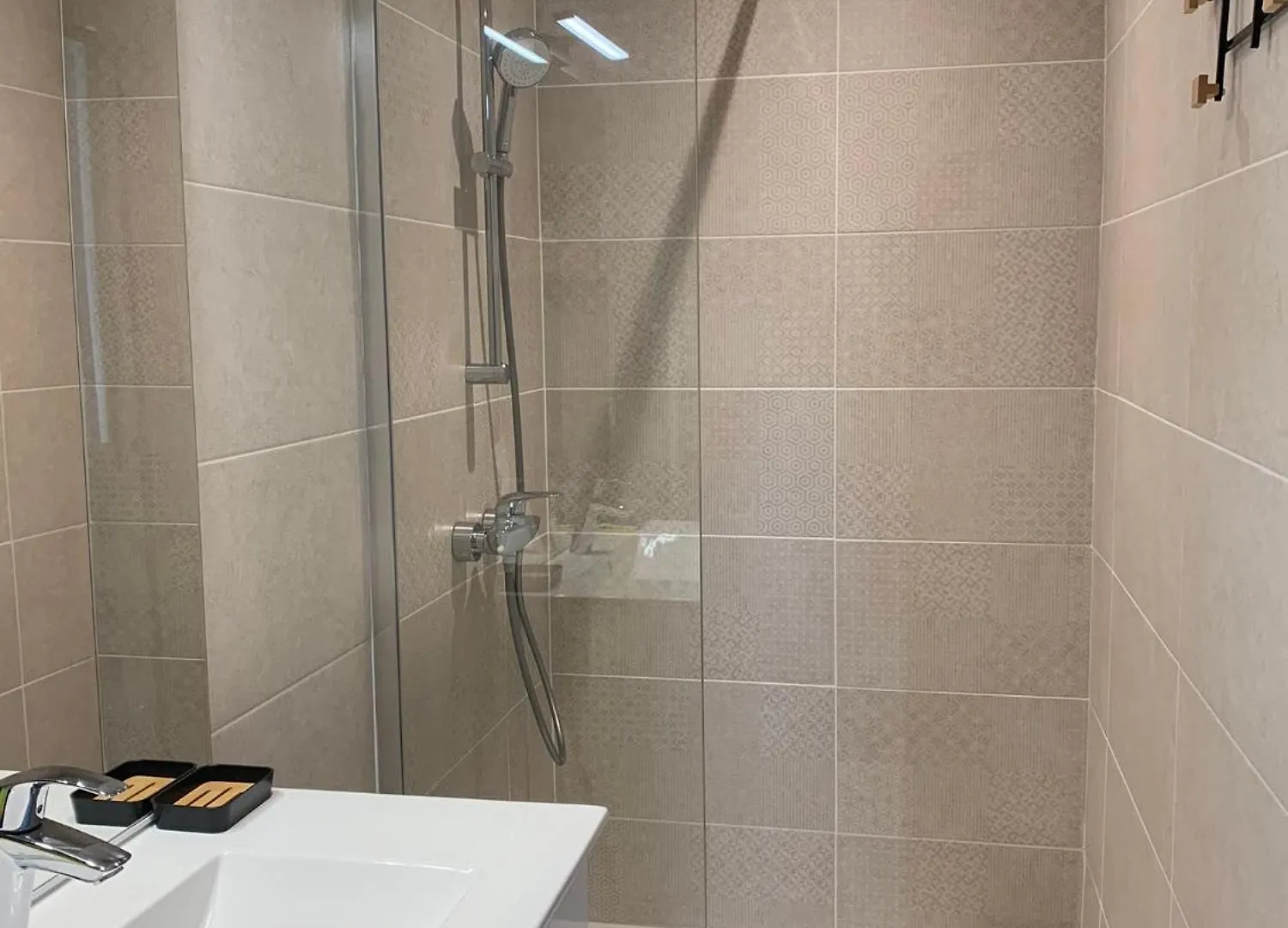 Gite Les Combes Bellevue A Etrez, Appartement A La Campagne Bresse Vallons Apartment